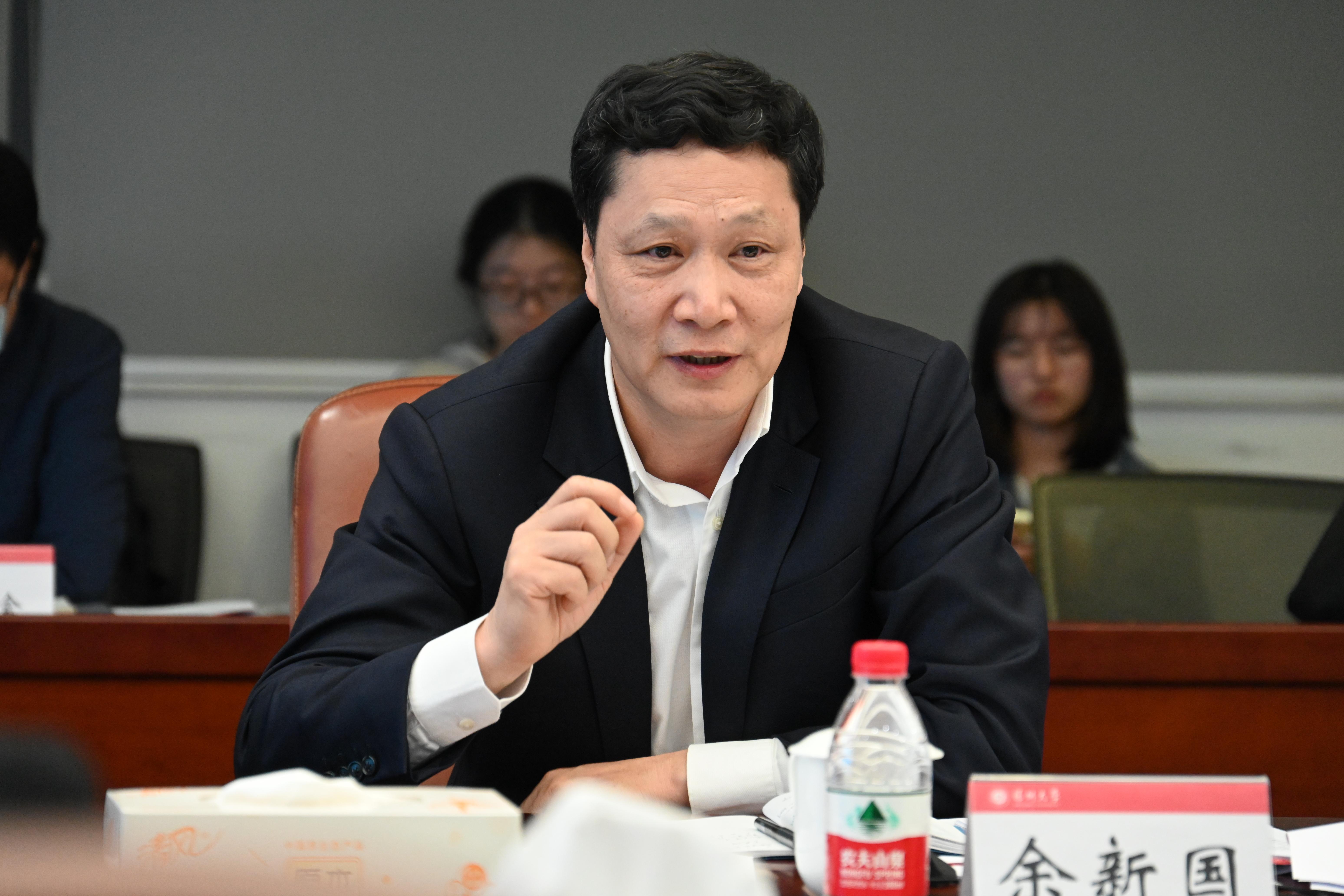 深圳市委常委、市政法委书记余新国：支持深圳大学建设高水平法学院——深圳市委依法治市办到我校调研法治人才培养工作