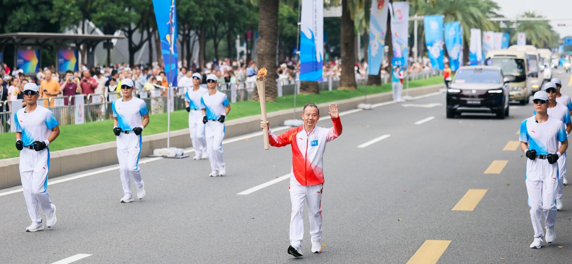 十五运会火炬手，有三位深大人！