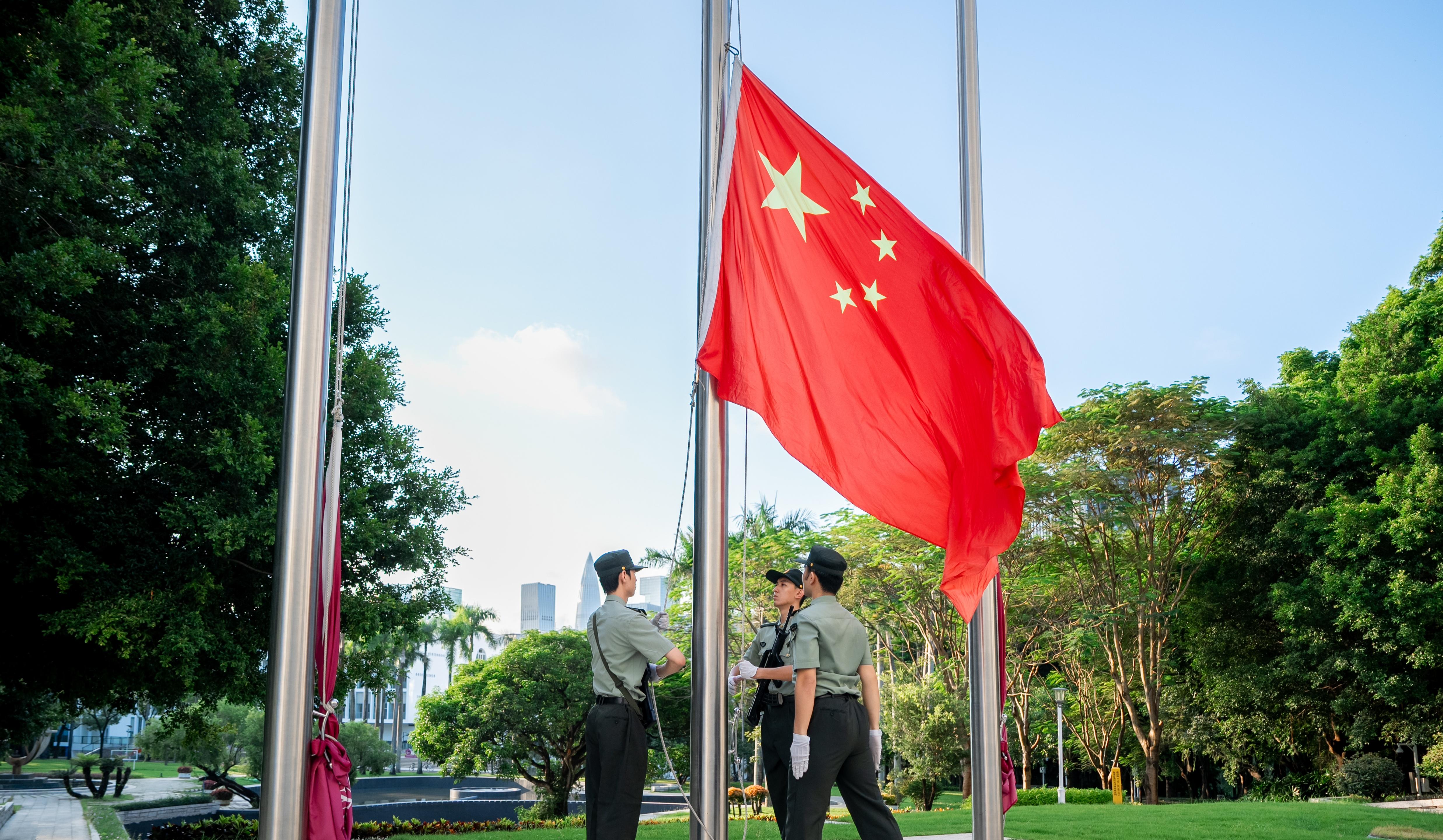 青春与祖国共奋进！