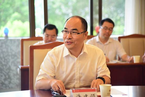 说明: C:\Users\lenovo\Desktop\20180726卢成燕任深圳大学党委副书记纪委书记\DSW_3443.JPG