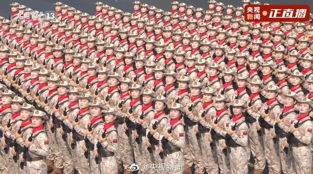 深大女孩地阿拉·阿买江，接受检阅！