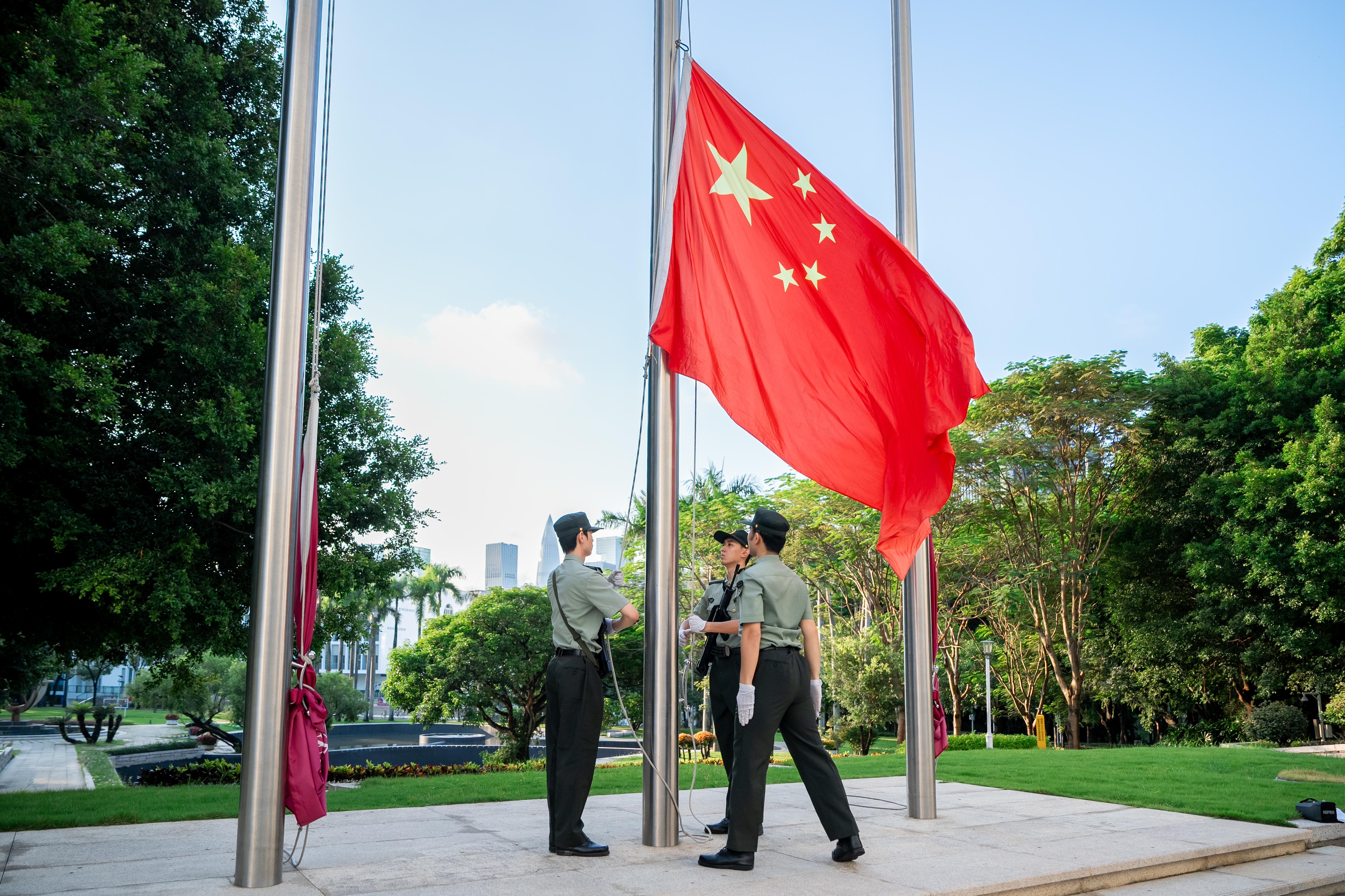 青春与祖国共奋进！